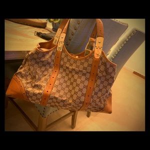 Gucci Hobo bag authentic!!